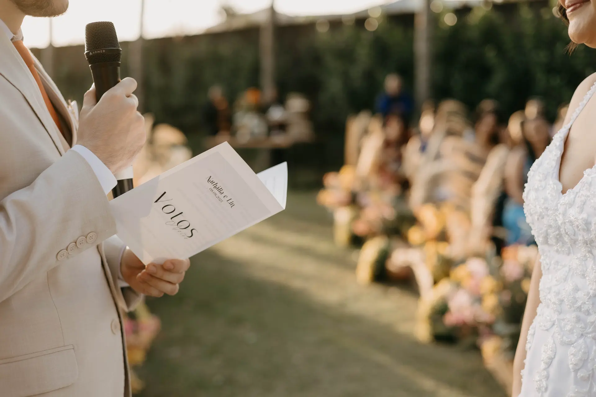 Leitura dos votos durante a cerimônia de casamento
