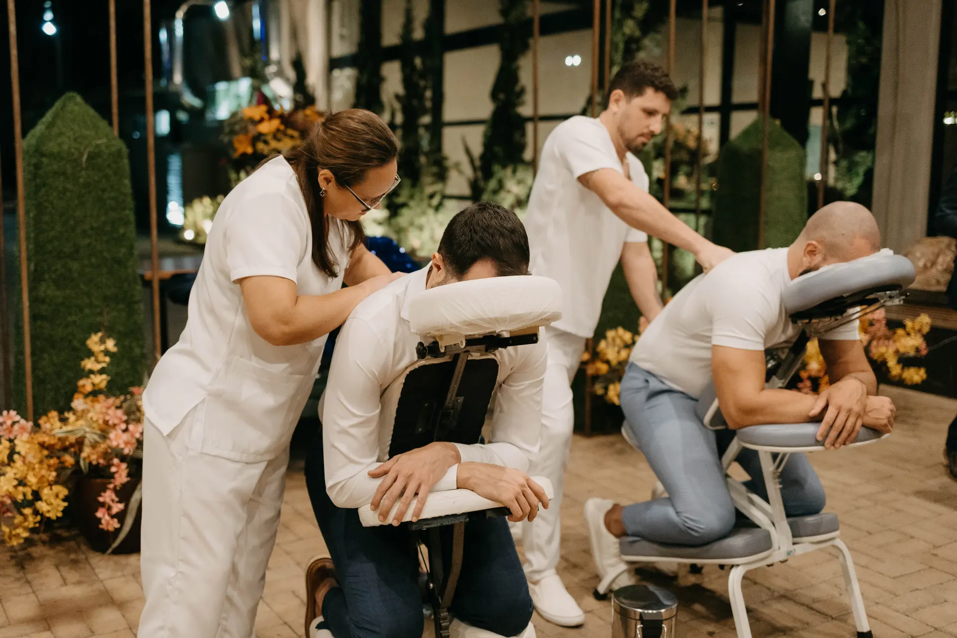 Quick massage para os convidados, da Baruck Terapias