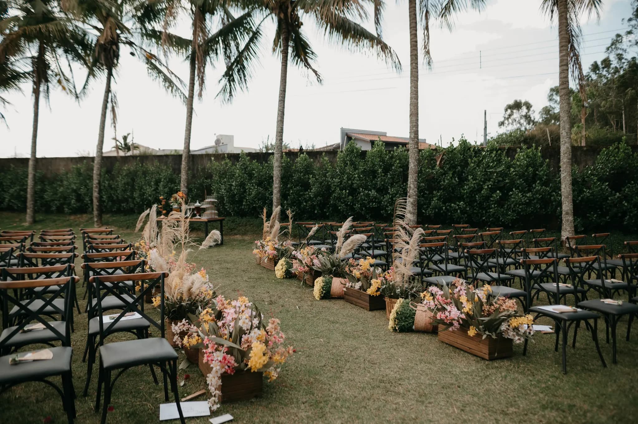 Cerimônia ao ar livre no Espaço Coral em Batatais SP para mini wedding no interior de São Paulo