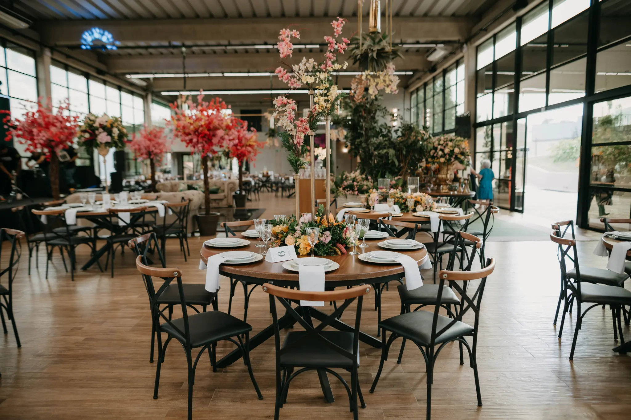 Decoração de mesa para mini wedding no Espaço Coral em Batatais SP