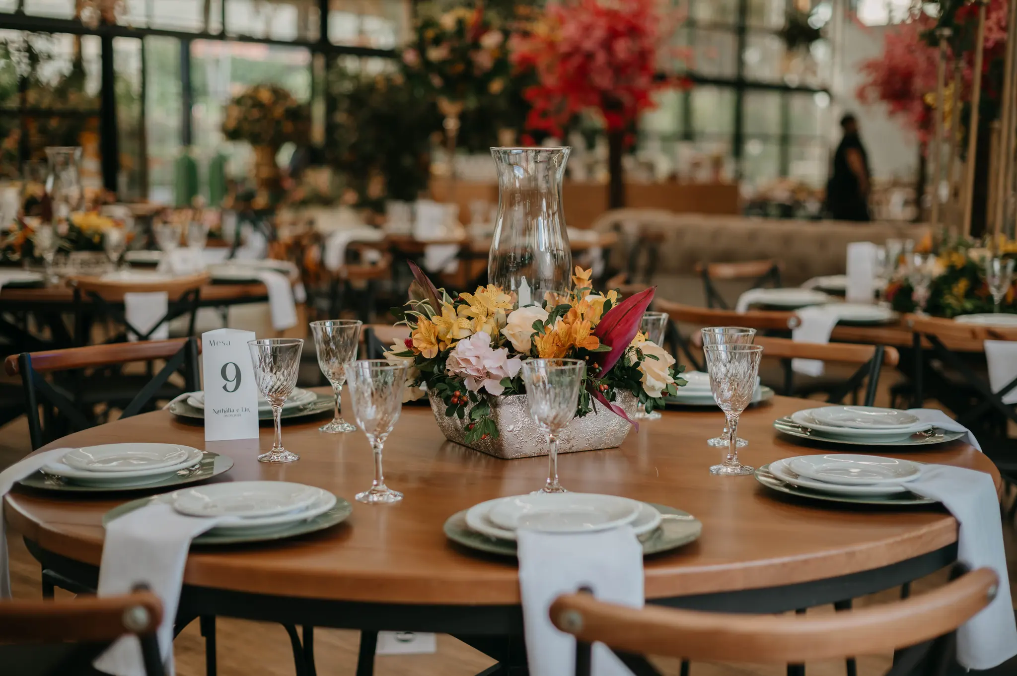 Detalhe de mesa posta para decoração de mini wedding no Espaço Coral em Batatais SP