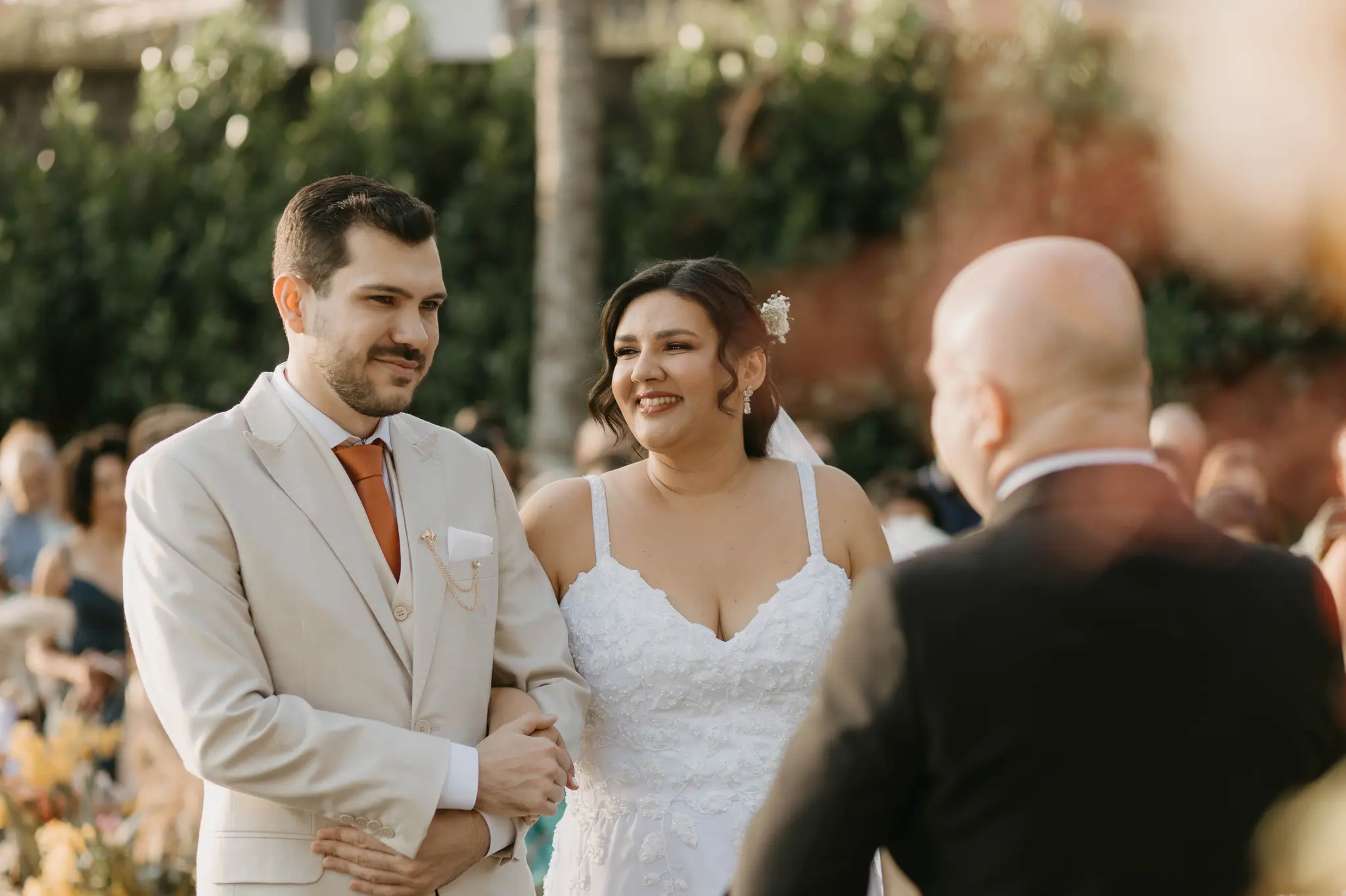 Casal em casamento intimista no Espaço Coral em Batatais SP